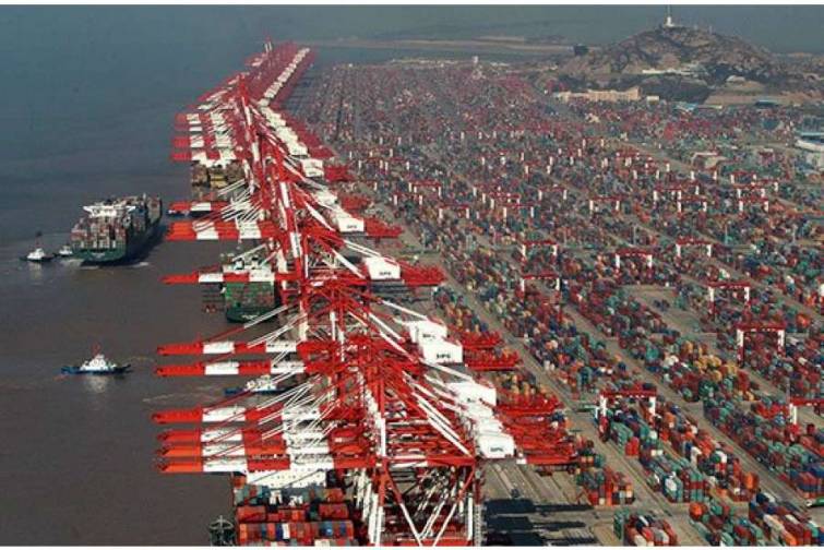 Çinin limanlarında 4,09 milyard ton yük aşırılıb