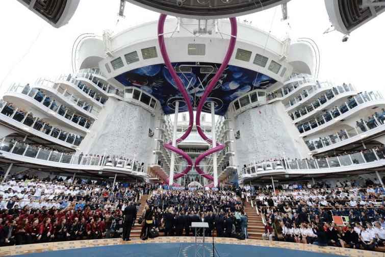 Dünyanın ən böyük səyahət gəmisi dənizlərə açıldı – FOTO