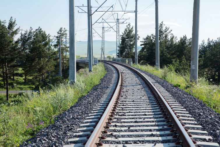 Bakı-Tbilisi-Qars dəmir yolu xəttinin rəsmi açılış mərasiminin oktyabrın 28-də keçirilməsi gözlənilir