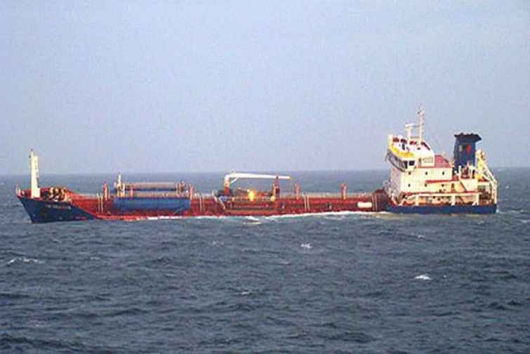 Şərqi Çin dənizində gəmi toqquşması baş verib, 300 ton neft dənizə axıb