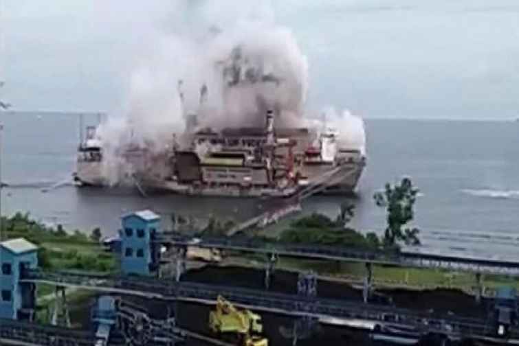 “Karadeniz Powership” enerji gəmisində partlayış baş verib