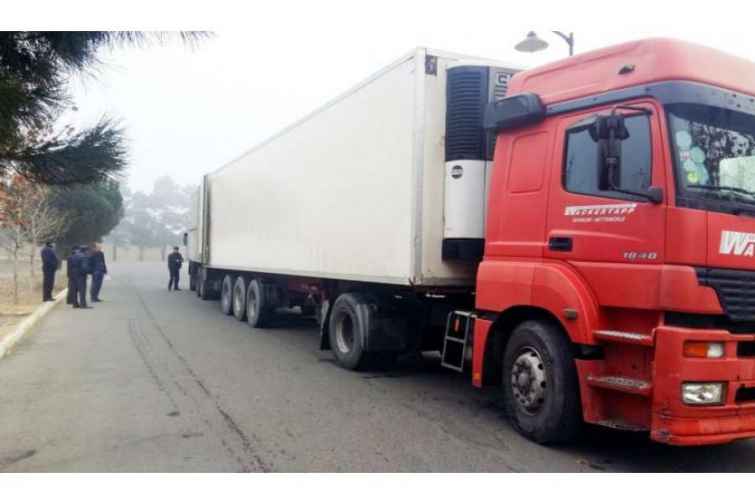 Novruz bayramı m&uuml;nasibətilə dəniz&ccedil;ilər adından məcburi k&ouml;&ccedil;k&uuml;n ailələrinə sovqat paylanıb