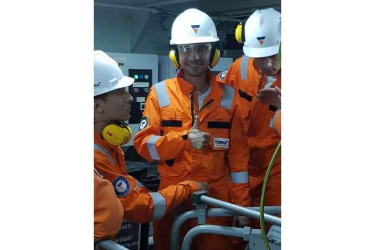 ADDA-nın əlaçı tələbəsi: Dənizçi gəmini evi, iş yoldaşlarını ailəsi bilməlidir