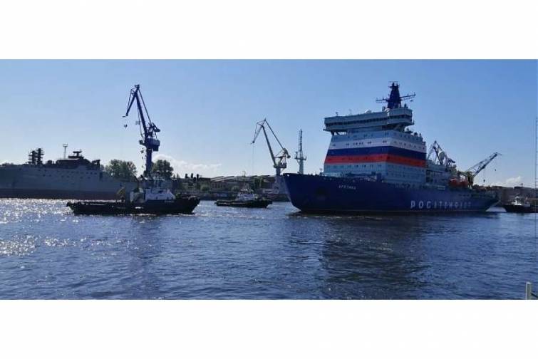 Dünyanın ən böyük və güclü buzqıran gəmisi Finlandiya körfəzinə üzüb