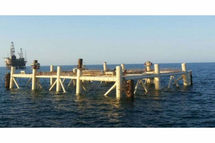 Xəzərdəki göy-yaşıl yosunlar neft platformalarında metalların korroziyasına səbəb olur