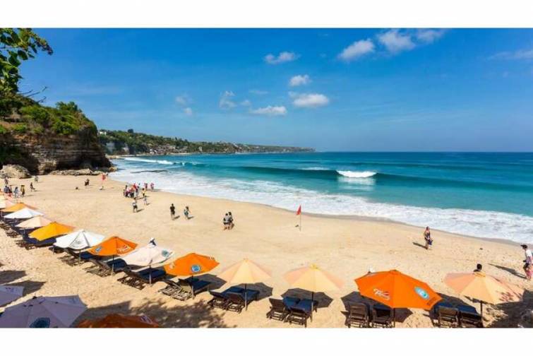 İndoneziya hökuməti Bali adasının turistlər üçün mərhələli şəkildə açılmasını dəstəkləyir