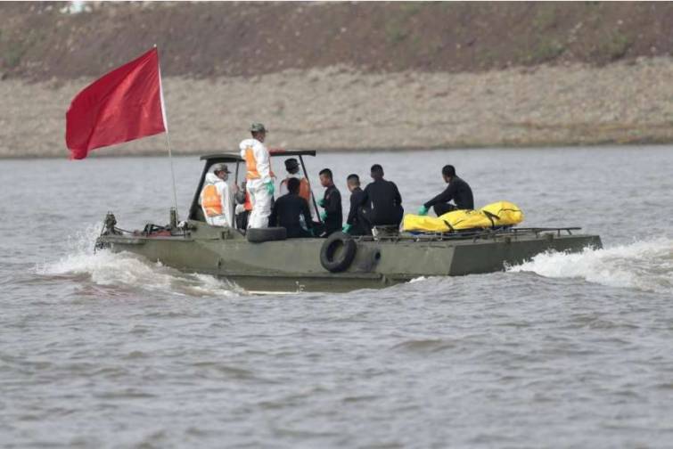 Çində balıqçı qayığının batması nəticəsində 12 nəfər itkin düşüb