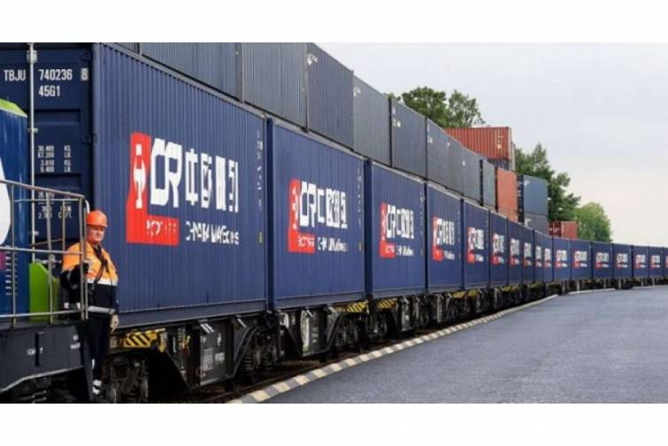 Türkmənistana ilk dəfə Çindən ən uzun konteyner qatarı gəlib