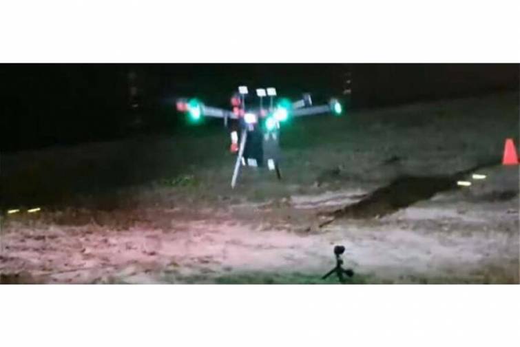 Dünyada ilk dəfə gecə vaxtı gəmiyə dron vasitəsilə yük çatdırılıb