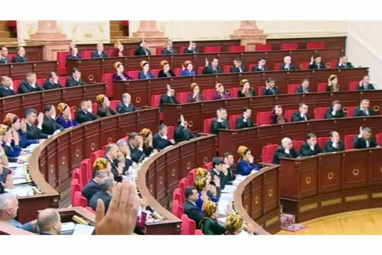 Türkmənistan parlamenti “Dostluq” yatağı ilə bağlı Anlaşma Memorandumunu ratifikasiya edib