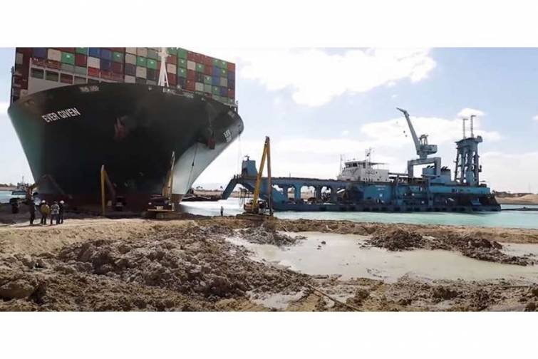 “Ever Given” gəmisinin saydan  çıxarılmasını əks etdirən video yayımlanıb - VİDEO