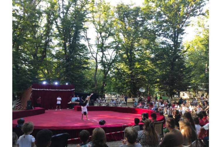 Bakı Dövlət Sirkinin yaradıcı heyəti “Dənizçi” istirahət mərkəzində xüsusi proqramla çıxış edib