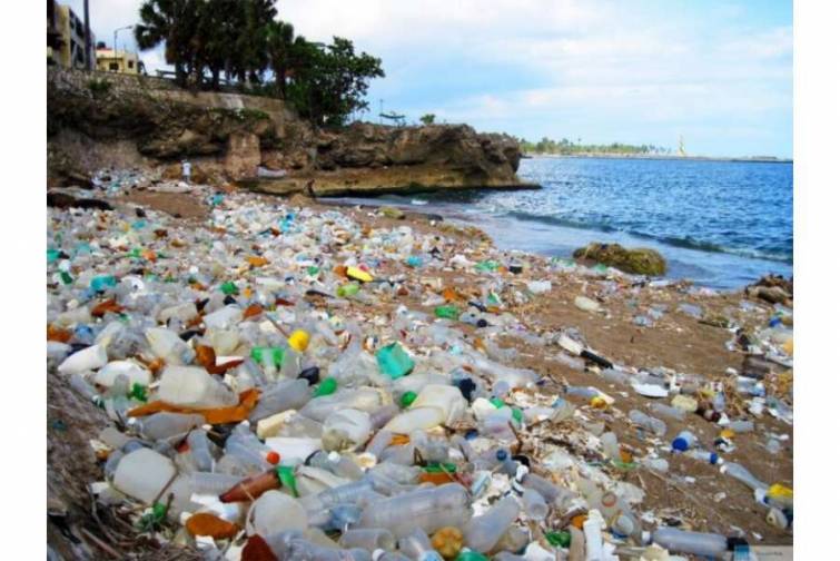 &Ccedil;irkli &ccedil;aylardakı plastik tullantıları 