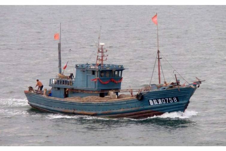 Çində balıqçı gəmisi batıb, itkin düşənlər var