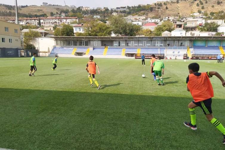 ASCO əməkdaşlarının &ouml;vladlarının &ldquo;Səbail&rdquo;in Uşaq Futbol Akademiyasına se&ccedil;im turu ke&ccedil;irilib