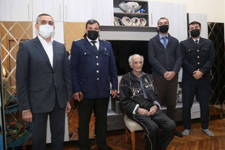 Ömrünün 65 ilini dənizçiliyə həsr edən kapitan Aslan Musayevin 91 yaşı tamam olur