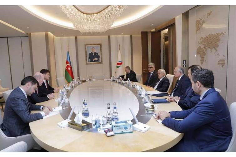 SOCAR və bp yeni inşa olunmuş ACE özülünün dənizə salınmasını müzakirə edib