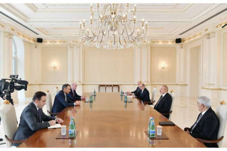 Prezident İlham Əliyev BP qrupunun baş icraçı direktorunu qəbul edib
