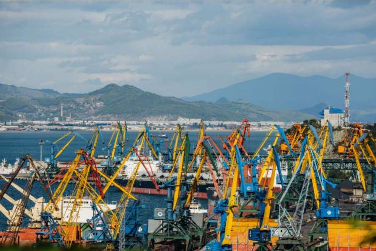 Naxodkadan &ccedil;ıxan quru y&uuml;k gəmisi Yaponiya dənizində batıb