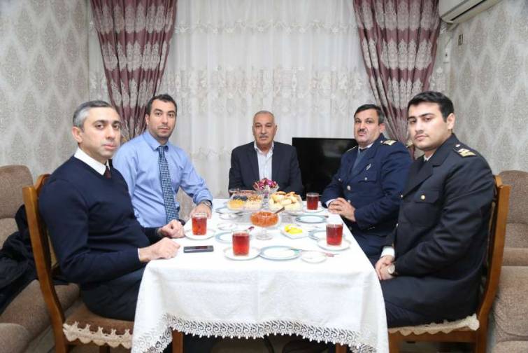 Dənizçilər təqaüddə olan həmkarlarını ziyarət ediblər