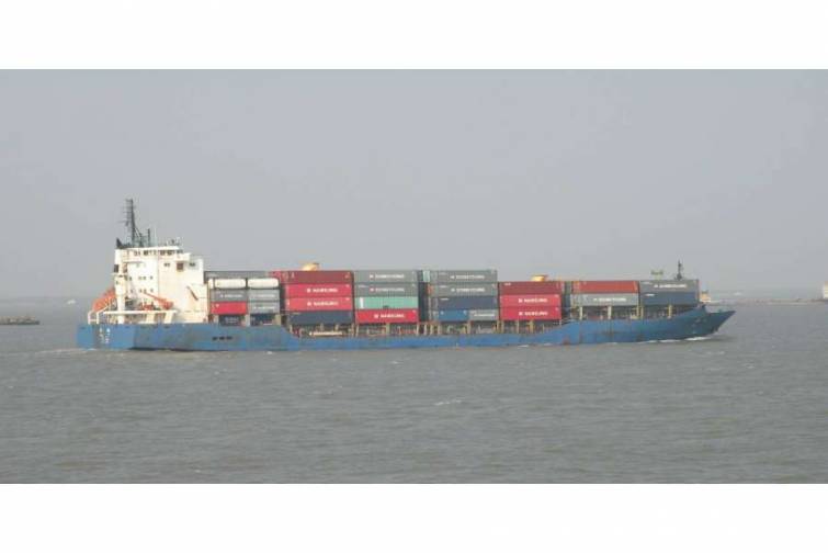 Şərqi Çin dənizində iki gəmi toqquşub