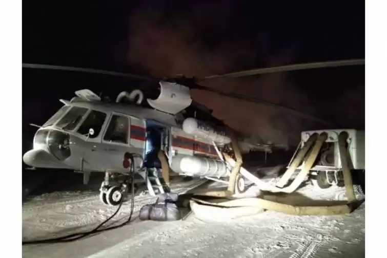 Oxot dənizində buzların sıxdığı 