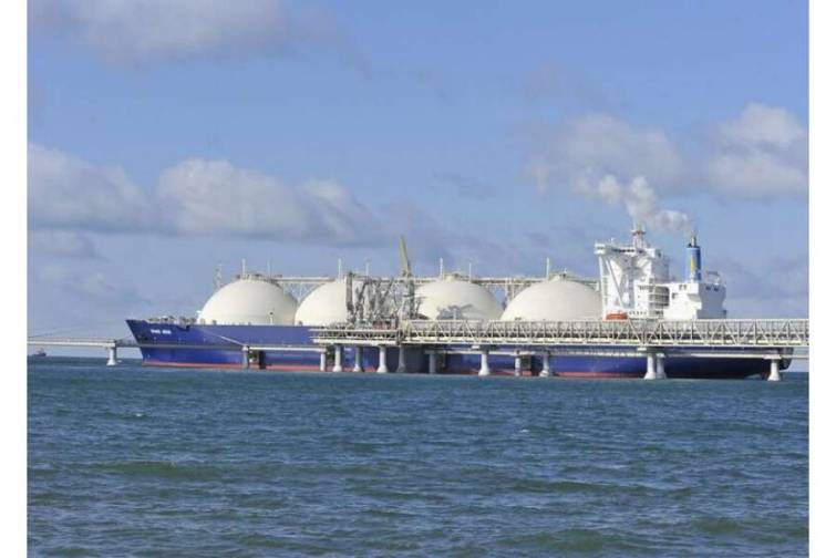 LNG tankerləri istiqaməti dəyişir