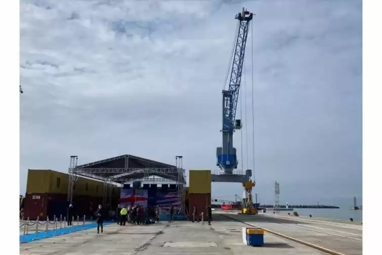 Poti dəniz limanında yeni terminal açılıb