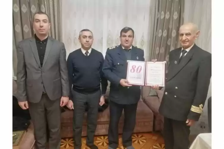 Veteran dənizçi 80 illik yubileyini qeyd edir