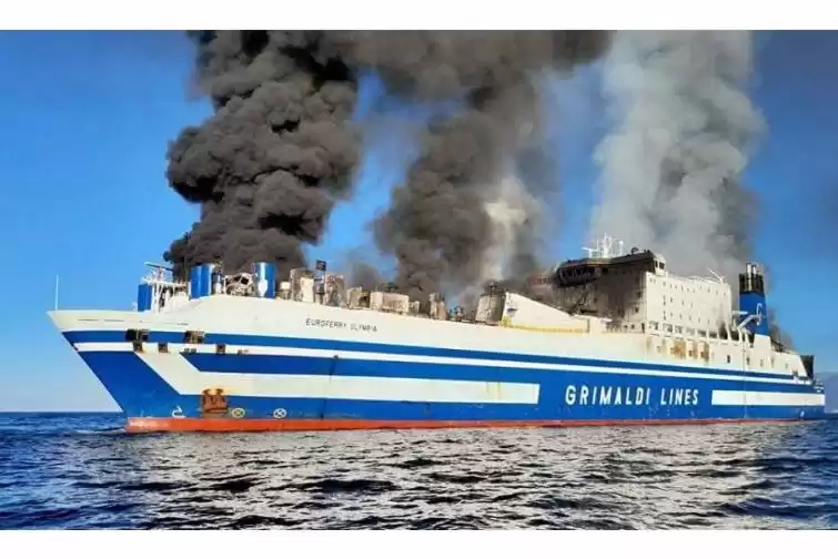 Yunanıstan sahillərində yanan gəmidəki şəxslərdən 12-si itkin düşüb