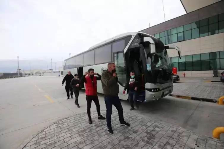 Yunanıstanda yanğın çıxan bərədə olan Türkiyə vətəndaşları ölkəyə gətirilib 