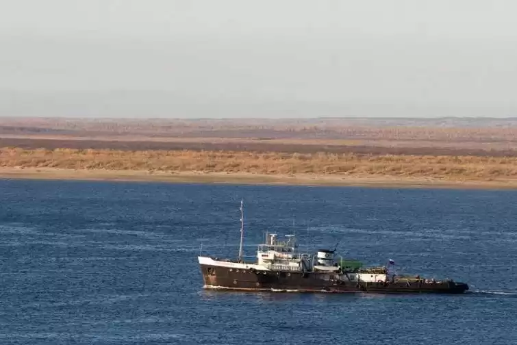 Sanksiyalar fonunda xarici limanlarda tərk edilmiş gəmilərin sayı arta bilər