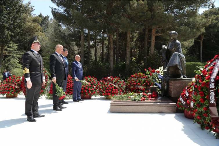 ASCO və BGZ nümayəndələri Fəxri xiyabanda