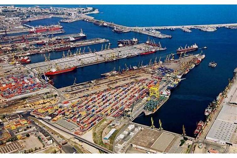 “Panamax” gəmisi Ukraynadan Rumıniya limanına qarğıdalı daşıyıb