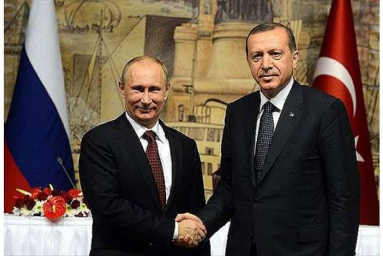 Putin Ukrayna limanlarından yüklərin tranzitini asanlaşdırmağa hazır olduğunu söyləyib