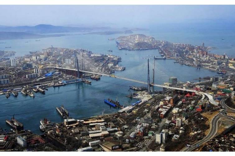 Vladivostok dəniz limanının kapitanı vəzifə səlahiyyətlərini aşmaqda şübhəli bilinir