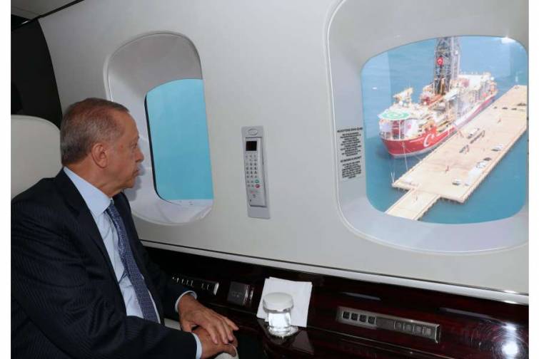Ərdoğan Türkiyənin yeni qazma gəmisinin yola salınma mərasimində iştirak edib