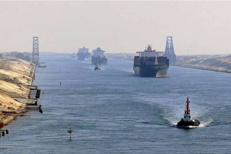 Süveyş kanalında tanker saya oturdu, gəmilərin hərəkəti dayandırıldı