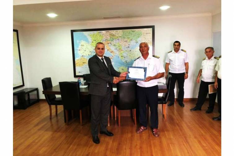 Dəniz Nəqliyyatı Donanması əməkdaşlarına Fəxri fərmanlar təqdim edilib