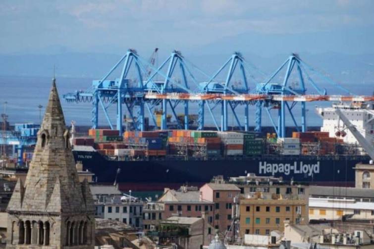 &ldquo;Hapag-Lloyd&rdquo; logistika şirkətinin payını alır