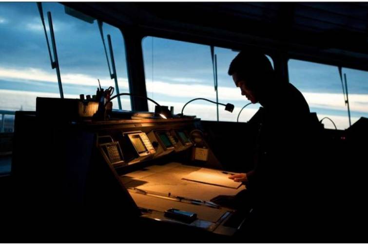 D&uuml;nya ticarət donanması heyətlərinin təxminən 10,5%-ni təşkil edən Rusiya dəniz&ccedil;iləri &ccedil;ox b&ouml;y&uuml;k &ccedil;ətinliklərlə &uuml;zləşirlər