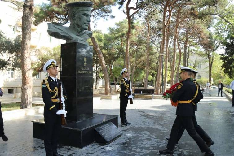 Qafur Məmmədov adına parkda qəhrəmanın 100 illiyi qeyd edilib