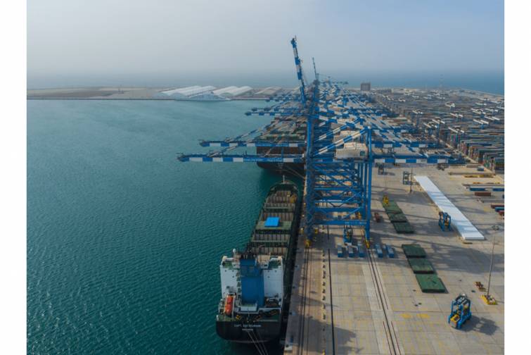 “AD Ports” Dubay fider operatorunu 800 milyon dollara satın alır