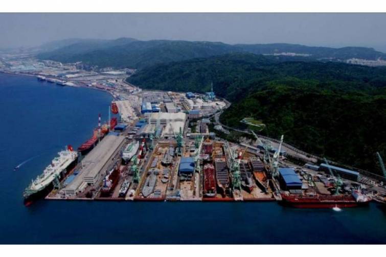 Üzən LNG terminalları Cənubi Koreya gəmi inşaatçılarını çətin vəziyyətdən çıxarır