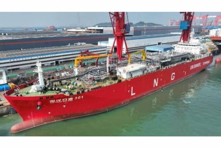 Qaz daşıyanı cəmi 80 günə LNG təchizatı gəmisinə çeviriblər