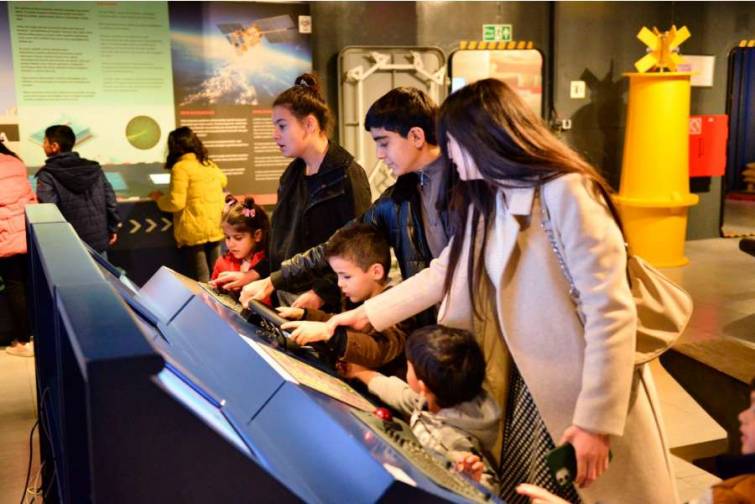 Sığınacaq və Sosial Reabilitasiya M&uuml;əssisəsinin azyaşlı sakinləri &uuml;&ccedil;&uuml;n gəmi-muzeyə ekskursiya təşkil olunub