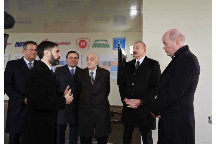 Prezident İlham Əliyev &ldquo;Azəri-Mərkəzi-Şərqi&rdquo; platformasının dayaq blokunun dənizə yola salınması mərasimində iştirak edib