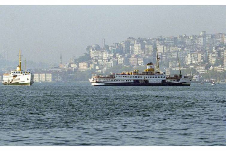 Bosfor boğazı vasitəsilə gəmilərin hərəkəti müvəqqəti dayandırılıb