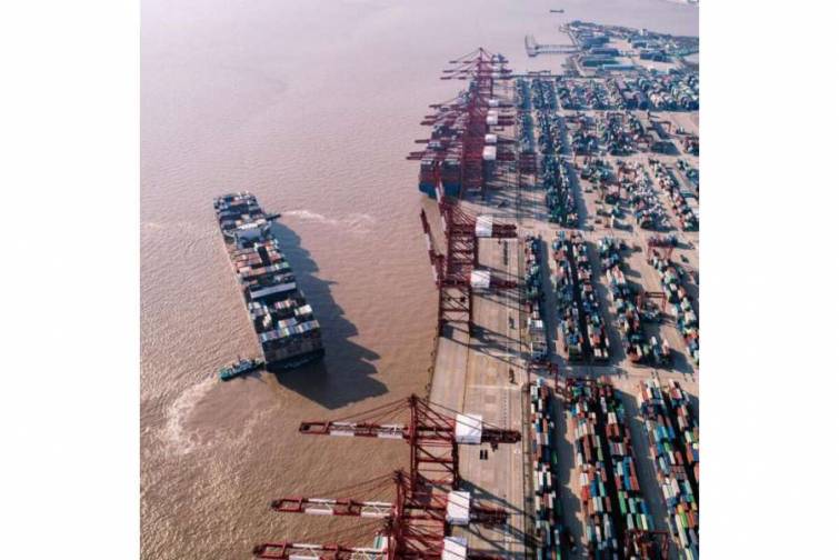 Dünyanın ən böyük konteyner limanının konteyner dövriyyəsi artıb