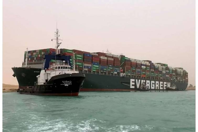 “Maersk” Süveyş kanalını bağlayan şirkəti məhkəməyə verib